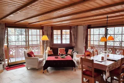 Image de L'appartement se situe à 800 m des télécabines de la Barboleuse qui vous emmènent sur le domaine ski