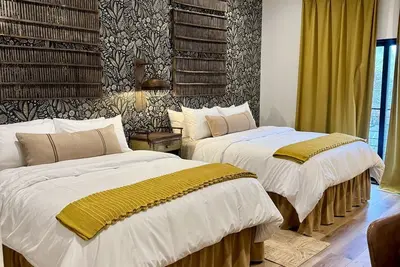 Image de Lazy Spur Suite at Gaines Ranch on the Square