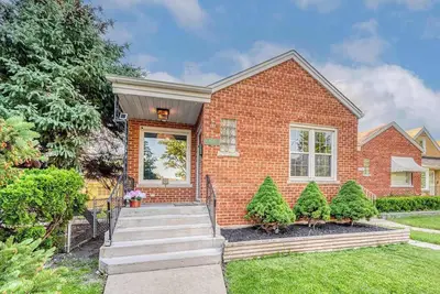 Image de Devon House Summary: