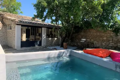 Maison de vacances en Provence avec piscine, au pied du Mont Ventoux