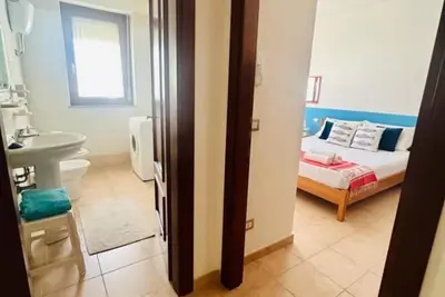 Image de Civic 54 Wide Three-Room Flat With Covered Terrace.