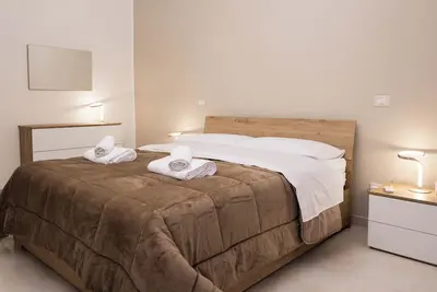 Image de Modern apartment in the heart of Carini, a stone's throw from the square.