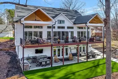 Image de Broadwater Cove 7 Bdrm, 5 Bthrm, 7, 000 sq ft, Amazing lake View