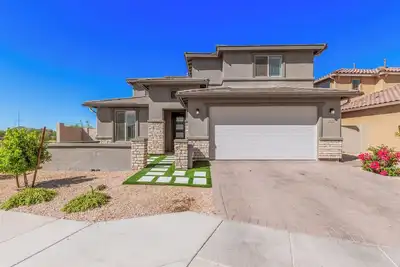 Image de Luxurious Features\n6bedrooms. 7 beds. 5 bathrooms