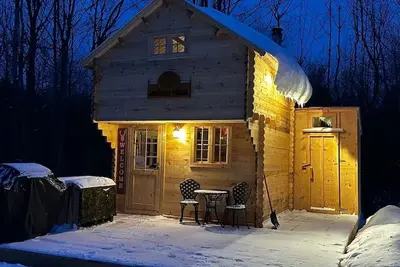 Image de Anastasia’s Domain 4, Farm stay, off grid cabin in a beautiful forest!