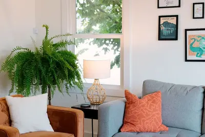 Image de Ev charger•Free Parking•FastWifi•Garden•Firepit•Close to Uo and downtown Eugene