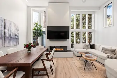 Image de Luxury 3-bedroom. 3 Bath Aspen Core Apartment with Air Conditioning