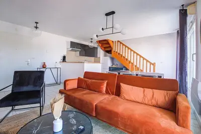 Image de Oiqia • Carmésin