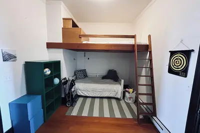 Image de Huge apartment and rooftop patio. The best place in Fairfield to stay as a group