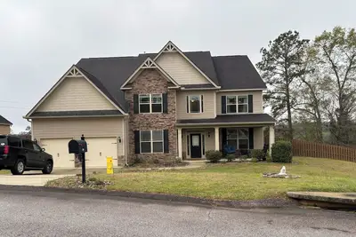 Image de Perfect for Masters Spacious 5-Bedroom House