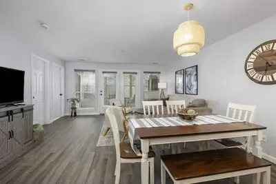 Image de Stunning 4-Bed Gem No stairs
