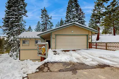Family-friendly home with mountain views, pool table, fireplace, & spacious deck