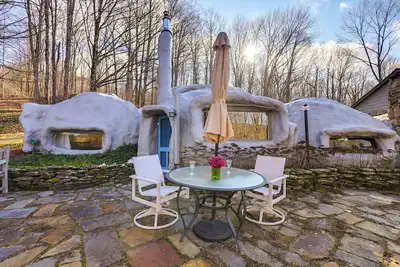 Image de < 6 Mi to Arlington: 'Whimsical Stone Abode! '