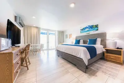 Image de 15th Floor Studio On Beach w/Parking @ Esj