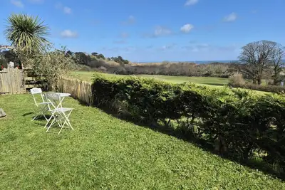 Image de Ground floor apartment with sea views and walking distance to town and beach