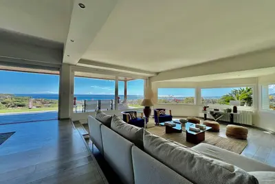 Image de Luxurious 5-bedroom villa with WiFi, Ac in enchanting Cabrils