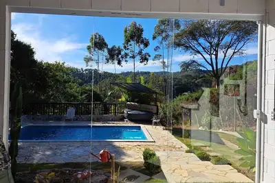 Image de Stylish and private house with heated pool