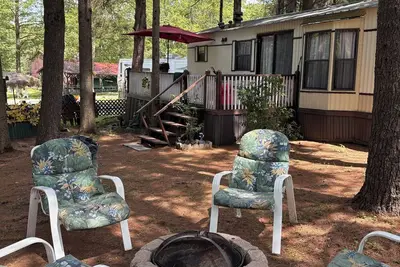 Image de 3-bedroom mobile home in charming Hawley with Ac
