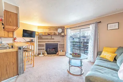 Image de Smokies Romantic Retreat, 1br/1ba, Private Hot Tub, 15min Walk to Dt Gatlinburg