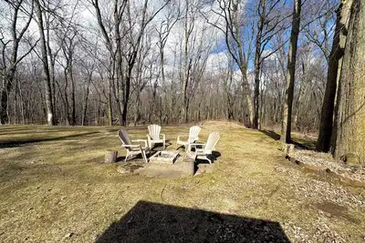 Image de Sherkston Shores Cozy Retreat - Minutes walk to the beach, sleeps 6, fire pit!