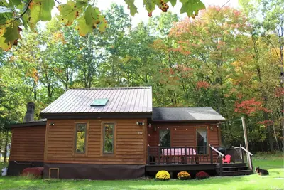 Image de Cozy woodsy family-friendly cabin retreat
