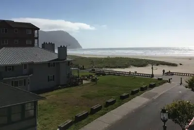 Charming 2-bedroom condo with WiFi, fitness room in amazing Seaside