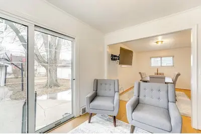 Image de Charming 3-bedroom villa with WiFi and Ac in Dearborn