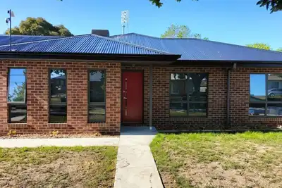 Image de Modern Geelong Unit (red)