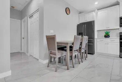 Image de Spacious & New House in Stanton near all Theme Park