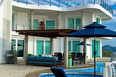 Image de Casa Mar. Spectacular with view to two bays. Swimming pool and outdoor Jacuzzi.
