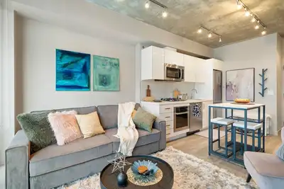 Image de Stylish Condo w/ Exclusive Rooftop Pool!