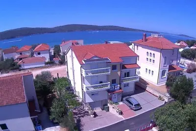 Image de Appartement d'une chambre avec le balcon et la vue sur le mer Zablace, Sibenik (A-23960-d)