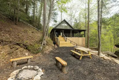 Image de Boulder Springs *Our newly renvoated hot tub retreat! *