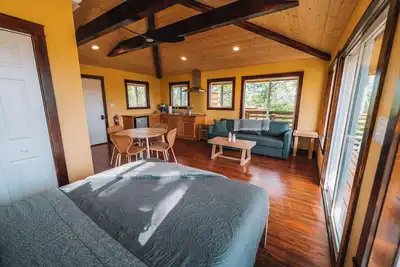 Image de 'Wren' - One of our cute and tidy Lookout Cabins