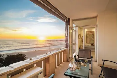Image de Camps Bay Beachside 2bed w Sea View Cloud 9