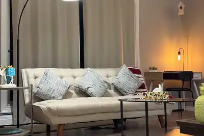 Image de Restly | Cozy 2 Br Apartment by Whyte Ave.