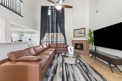 Image de Spacious 5-bedroom villa in welcoming Burleson with WiFi, Ac