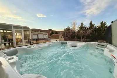 Image de Large Family retreat, Private hot tub, Sleeps 10