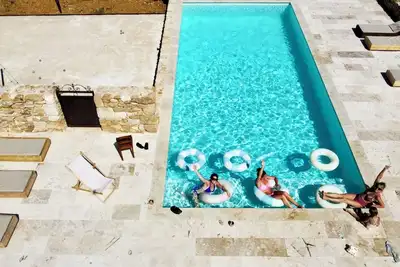 Image de Gîte \"La cave du vigneron\" dans un domaine à Uzès