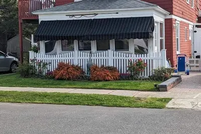 Image de 14 E. Sherman Ave, Front