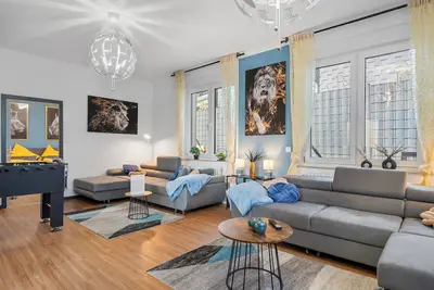 Image de Appartement 'The Golden Lion - Quiet - Car Park' avec jardin privé et Wi-Fi