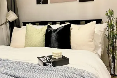 Image de 1 Br unit with Rockwell Makati City Balcony View