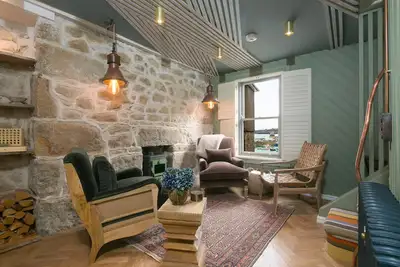 Image de She Sells Sanctuary, St Ives–Sleeps 6–Sea View–Woodburner–Roll Top Steel Bath