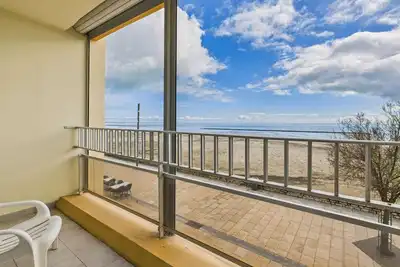 Image de Appartement 2 pièces en front de mer, accès plage direct, proche commerces