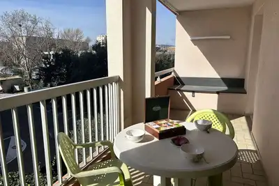 Image de Appartement lumineux 2 pièces, terrasse au sud, parking privé à Fréjus