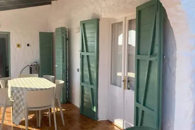 Image de Magnifique chalet à quelques mètres de la mer avec une crique privée.