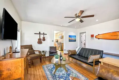 Image de Vintage Beach Bungalow - For 6!