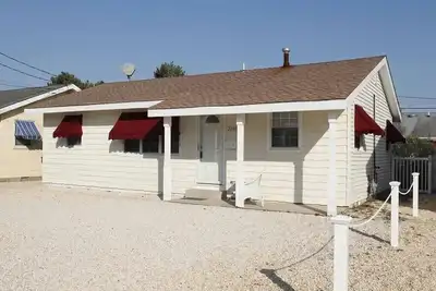 Image de Quiet Beach House with Large Patio + Private Beach Access!