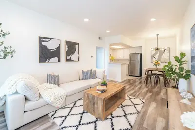 Image de Charming 2-bedroom condo with WiFi, Ac in nice Irvine