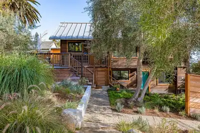 Image de Luxury Ocean View Summerland House & Loft